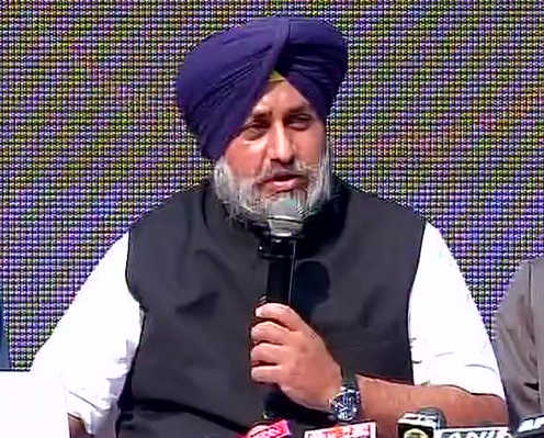 ਨਵੀਂ ਦਿੱਲੀ ਵਿੱਚ ਪੱਤਰਕਾਰਾਂ ਨਾਲ ਗੱਲ ਕਰਦੇ ਹੋਏ ਸੁਖਬੀਰ ਸਿੰਘ ਬਾਦਲ