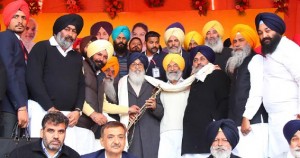 ਰੈਲੀ ਦੌਰਾਨ ਸਟੇਜ 'ਤੇ ਹਾਜ਼ਰ ਬਾਦਲ ਦਲ ਦੇ ਆਗੂ