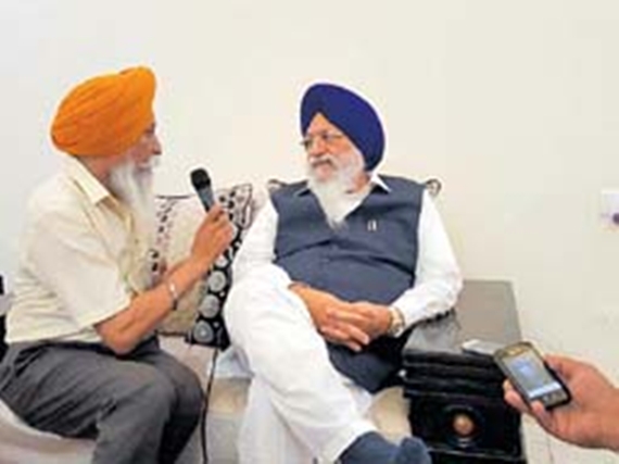 ਸ਼੍ਰੋਮਣੀ ਕਮੇਟੀ ਦੇ ਪ੍ਰਧਾਨ ਅਵਤਾਰ ਸਿੰਘ ਮੱਕੜ ਗੁਰਦੁਆਰਾ ਪਰਮੇਸ਼ਰ ਦੁਆਰ, ਪਟਿਆਲਾ ਵਿਖੇ