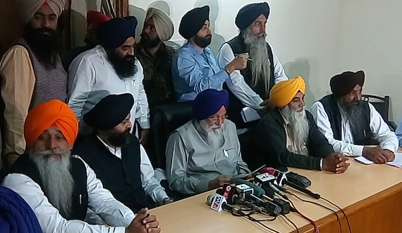 ਅਵਤਾਰ ਸਿੰਘ ਮੱਕੜ ਅਤੇ ਹੋਰ ਪ੍ਰੈਸ ਕਾਨਫਰੰਸ ਕਰਦੇ ਹੋਏ (ਫਾਈਲ ਫੋਟੋ)