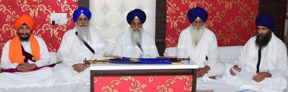 ਸ੍ਰੀ ਅਕਾਲ ਤਖ਼ਤ ਸਾਹਿਬ ਦੇ ਸਕਤਰੇਤ ਵਿਖੇ ਜਥੇਦਾਰਾਂ ਦੀ ਮੀਟਿੰਗ (16 ਮਈ, 2016)