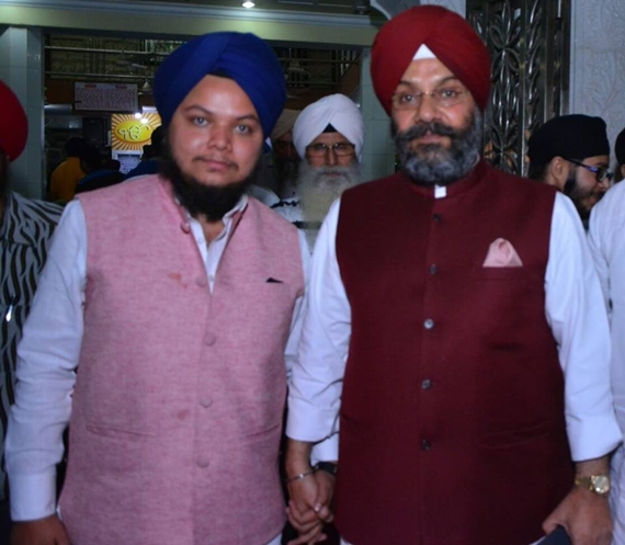 ਪ੍ਰਤੀਕ ਸਿੰਘ ਜਾਨੂੰ ਦੀ ਮਨਜੀਤ ਸਿੰਘ ਜੀ.ਕੇ. ਨਾਲ ਤਸਵੀਰ