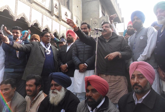 ਸੰਜੈ ਸਿੰਘ ਮਲੇਰਕੋਟਲਾ ਵਿਖੇ ਰੈਲੀ ਨੂੰ ਸਬੰਧਨ ਕਰਦੇ ਹੋਏ