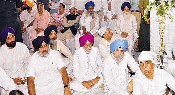 ਕੈਪਟਨ ਅਮਰਿੰਦਰ ਦੀ ਮਾਤਾ ਦੇ ਭੋਗ ਮੌਕੇ ਸਰਧਾਂਜਲੀ ਦੇਣ ਪਹੁੰਚੇ ਸੁਖਬੀਰ ਬਾਦਲ, ਪ੍ਰੇਮ ਸਿੰਘ ਚੰਦੂਮਾਜਰਾ, ਆਪ ਆਗੂ ਫੂਲਕਾ, ਰਾਣਾ ਗੁਰਜੀਤ, ਸ਼੍ਰੋਮਣੀ ਕਮੇਟੀ ਪ੍ਰਧਾਨ ਕਿਰਪਾਲ ਸਿੰਘ ਬਡੂੰਗਰ