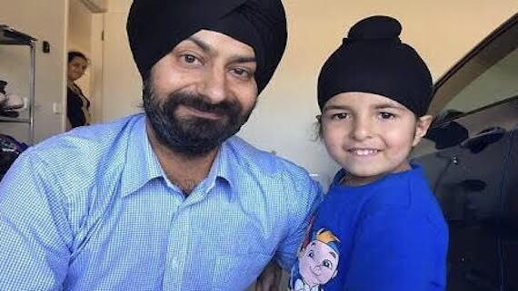  ਸਾਗਰਦੀਪ ਸਿੰਘ ਆਪਣੇ ਬੱਚੇ ਸਿਦਕ ਸਿੰਘ ਅਰੋੜਾ ਨਾਲ