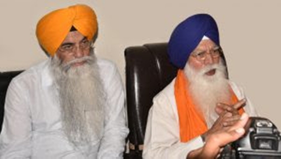 ਦਰਬਾਰ ਸਾਹਿਬ ਦੇ ਸੂਚਨਾ ਕੇਂਦਰ ਵਿਖੇ ਮੀਡੀਆ ਨਾਲ ਗੱਲਬਾਤ ਕਰਦੇ ਹੋਏ ਸ਼੍ਰੋਮਣੀ ਕਮੇਟੀ ਪ੍ਰਧਾਨ ਪ੍ਰੋ. ਕਿਰਪਾਲ ਸਿੰਘ ਬਡੂੰਗਰ (ਫਾਈਲ ਫੋਟੋ)