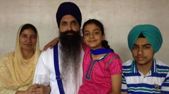 ਭਾਈ ਬਲਵੰਤ ਸਿੰਘ ਰਾਜੋਆਣਾ ਆਪਣੇ ਭੈਣ ਕਮਲਦੀਪ ਕੌਰ ਨਾਲ (ਫਾਈਲ ਫੋਟੋ)