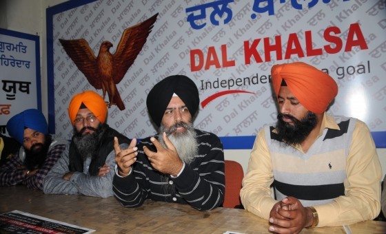 Dal-Khalsa-leaders-addressing-the-press-conference-e1421417597352